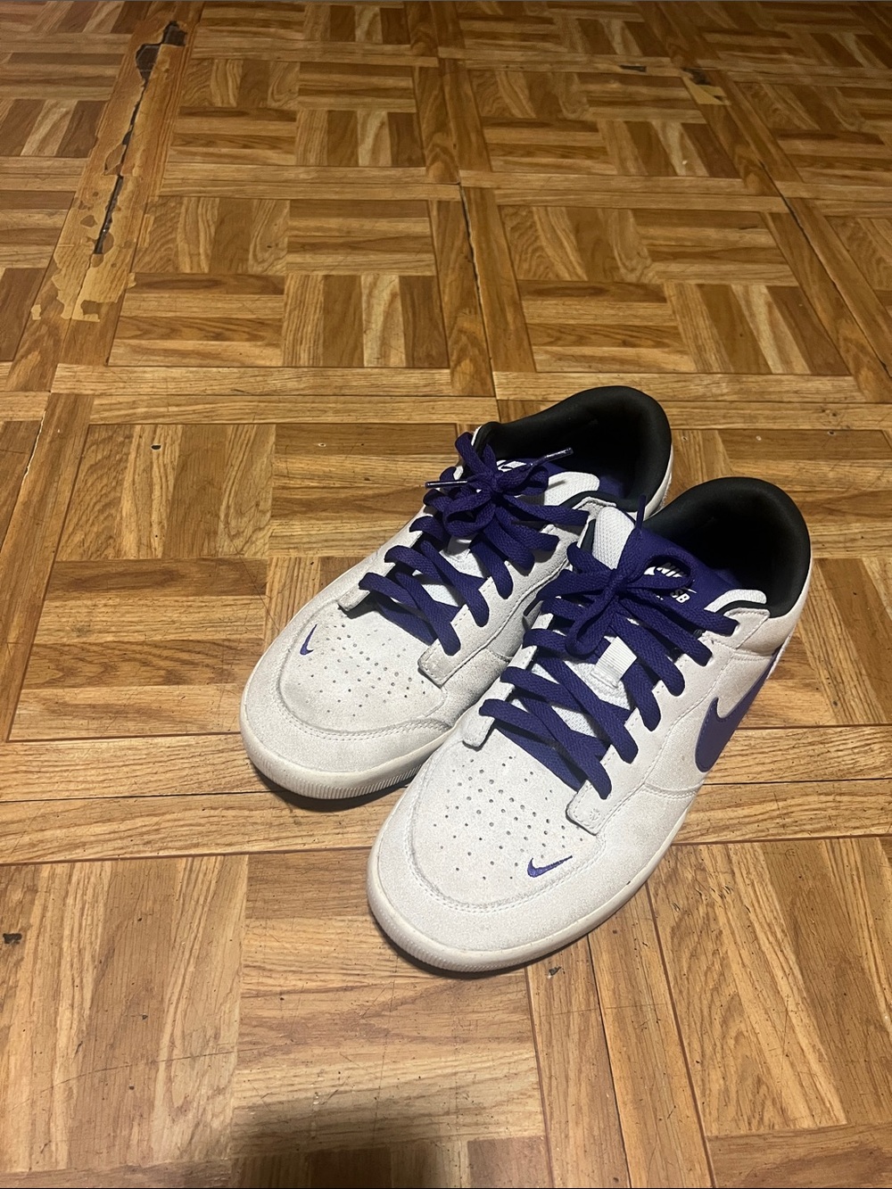 Nike Men’s White Sneakers with Purple Swoosh and Laces